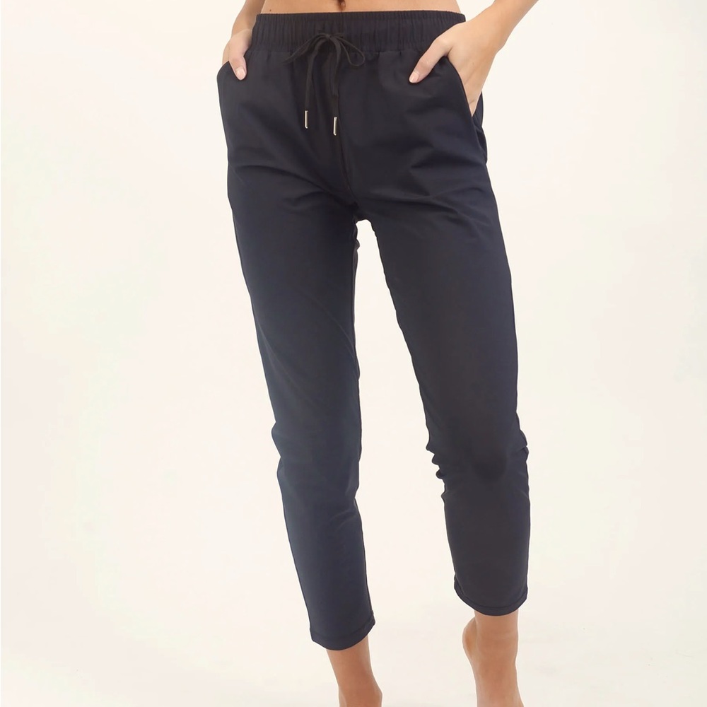 Zyia everywhere pants. Black size small